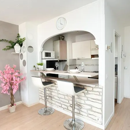 2 Pièces Au Cannet Appartement *